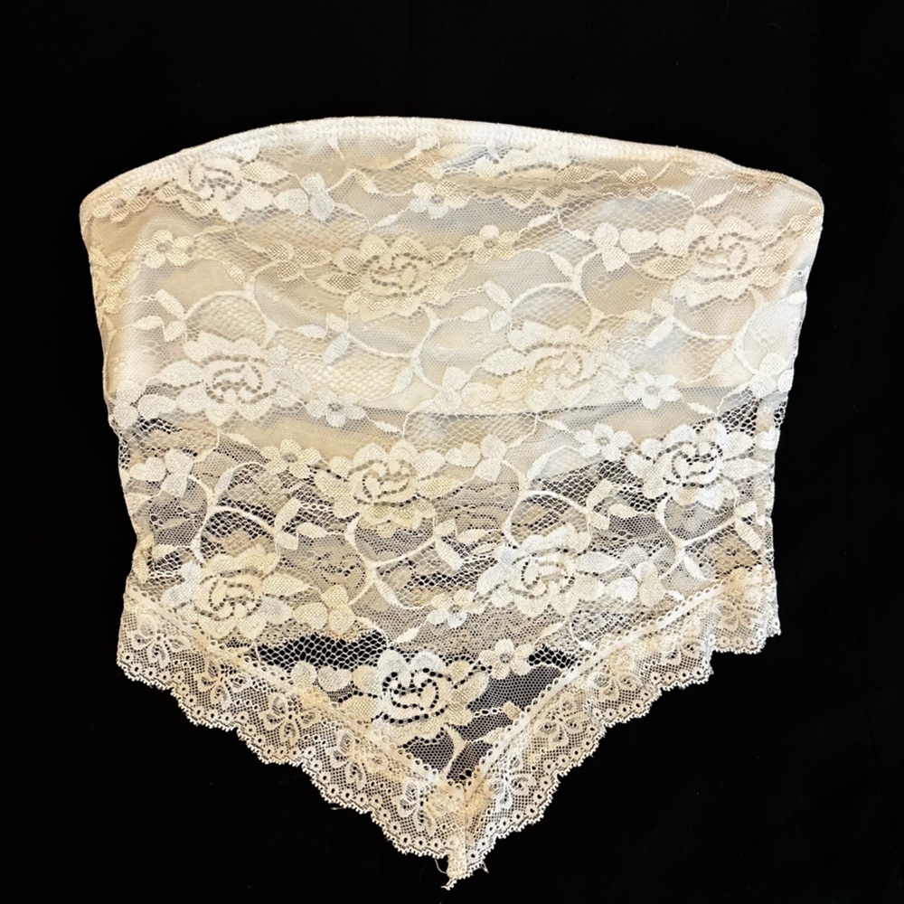 SHEIN Cream Lace Crop Top